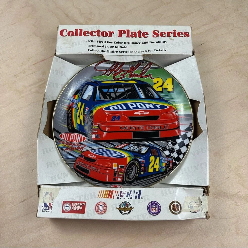 NASCAR Collector Plate Series - DuPont Monte Carlo - Picture 1 of 5